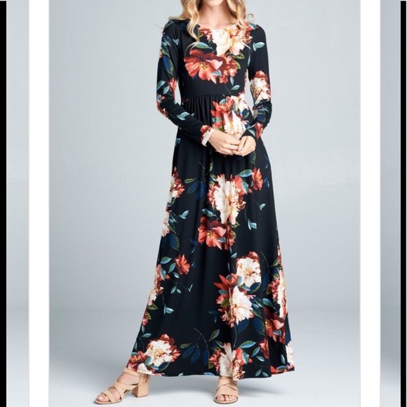 Dresses & Skirts - ✨Last✨Gorgeous Black Long Sleeve Dress